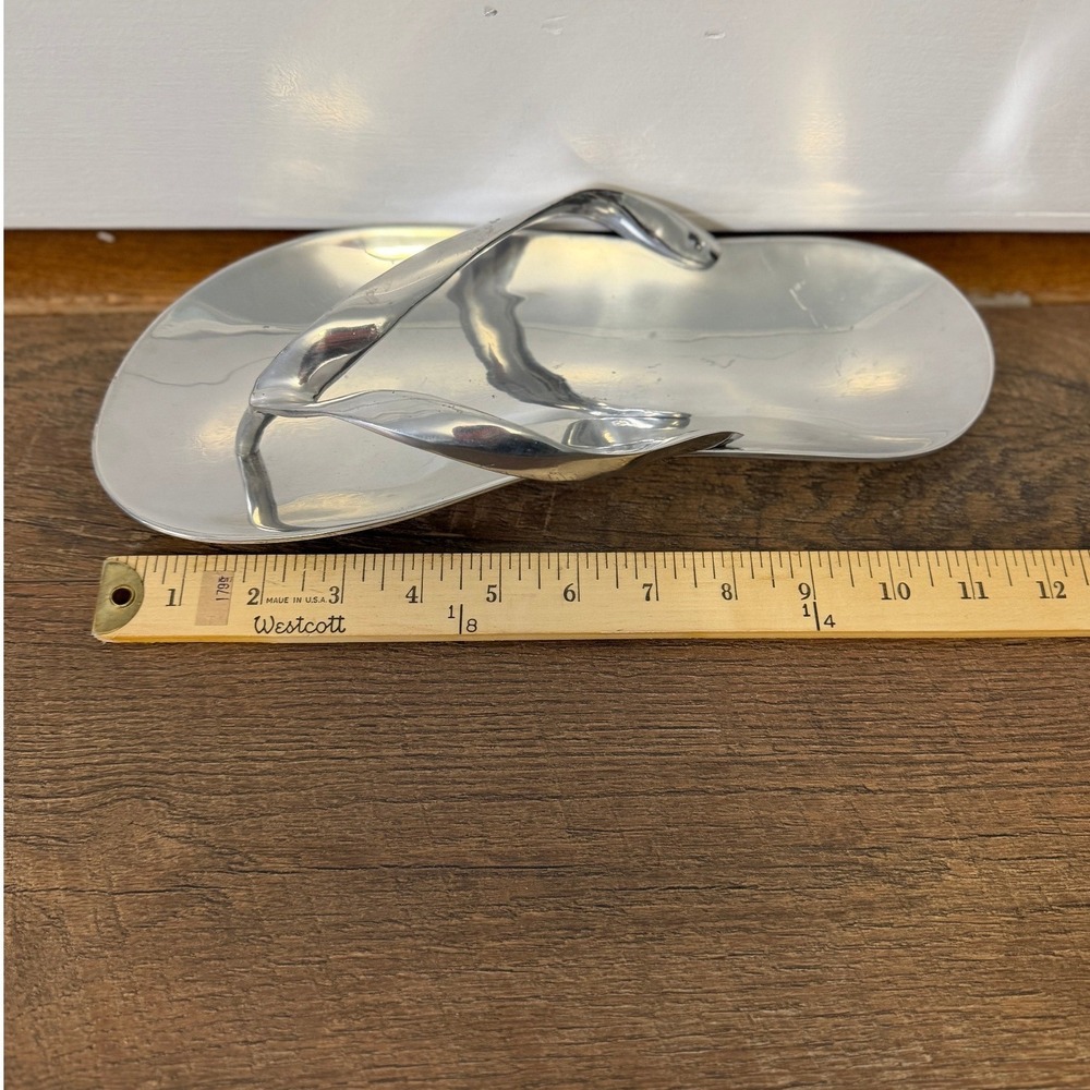 Mariposa Brillante Flip Flop Serving‎ Tray Silver Aluminum Dish
